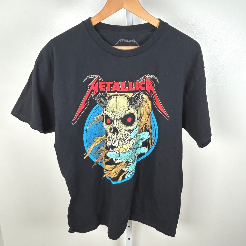 Metallica Graphic T-Shirt Black Mens Large M72 2024 Tour Skull Good